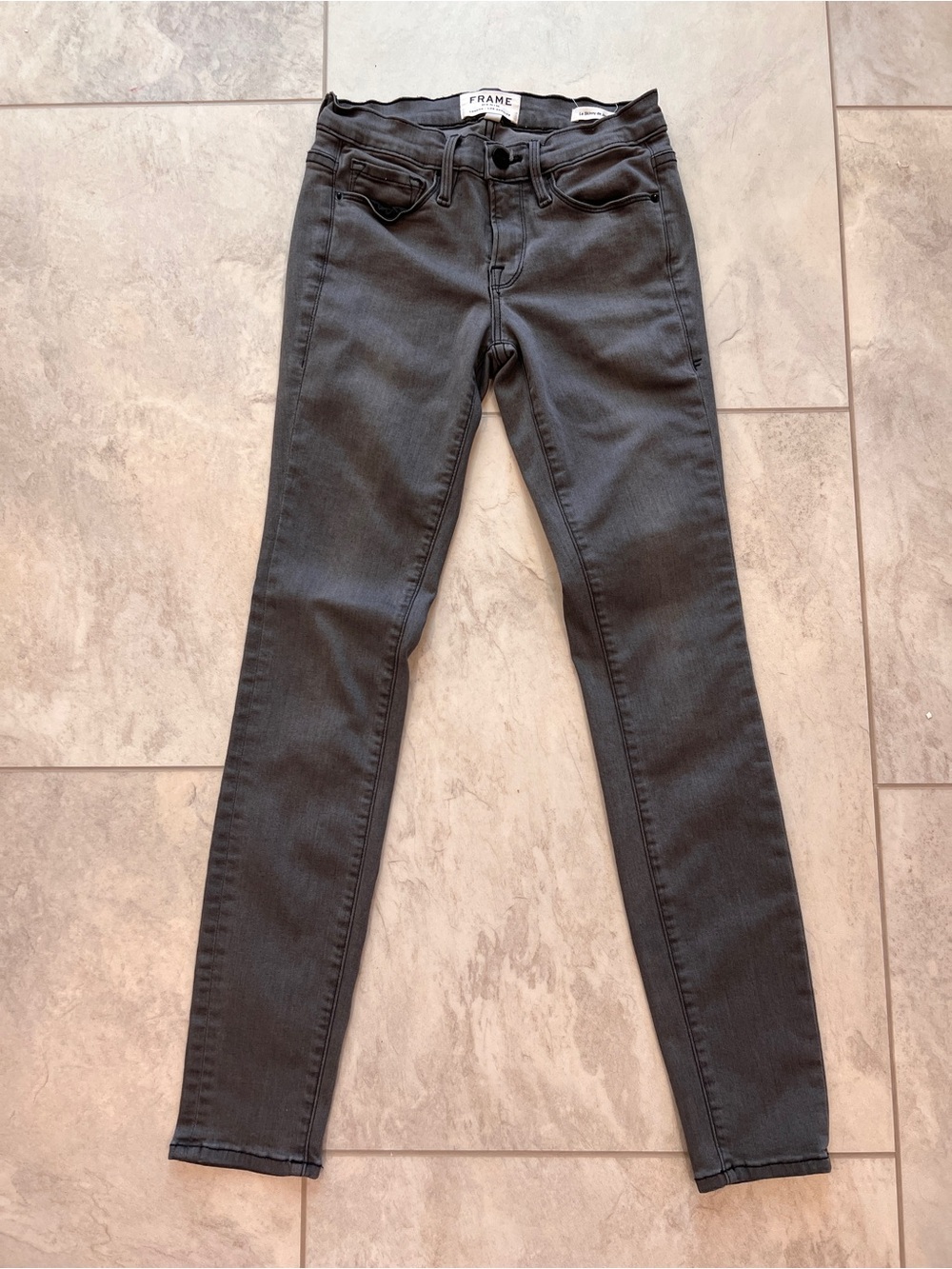 FRAME Le Skinny de Jeanne